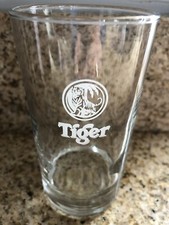 TIGER BEER 8 oz Clear Vintage GLASS SINGAPORE  Logo Tooth base Tumbler 4.25”