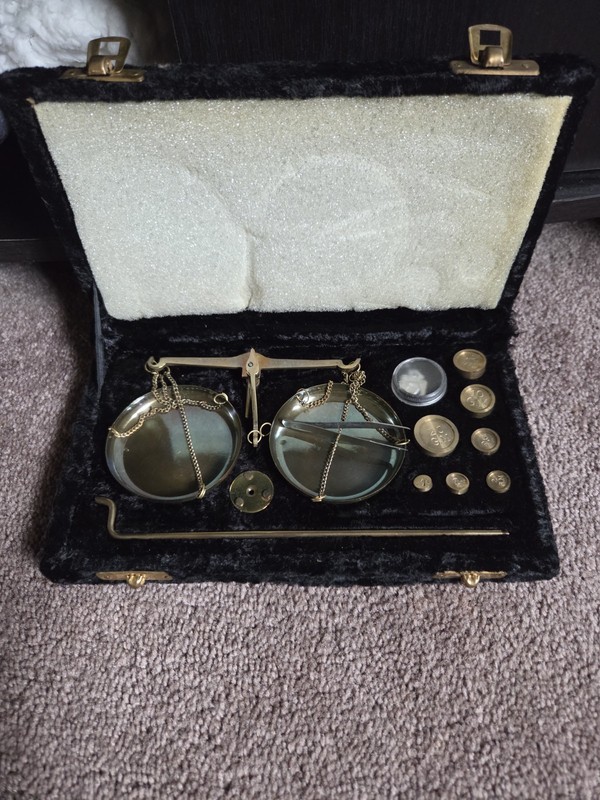 Vintage Brass Jewelry Scale Set In Original Case