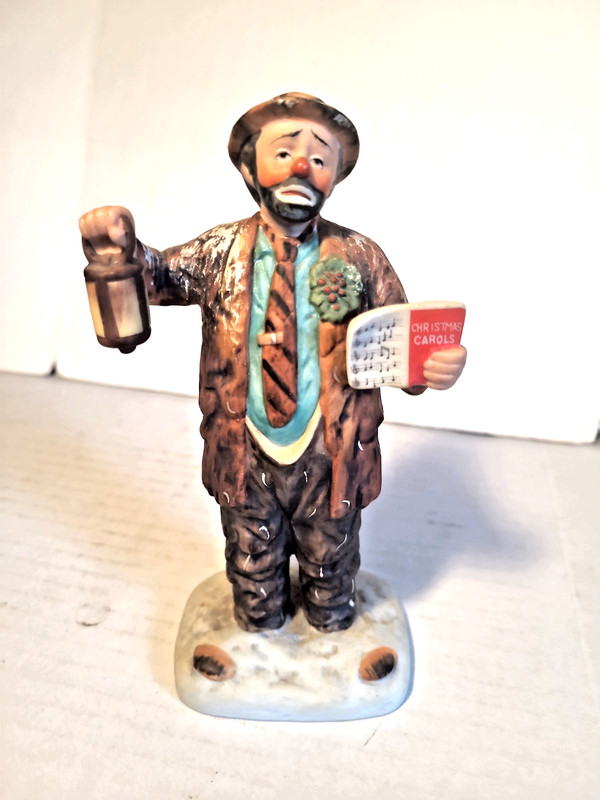 Emmett  Kelly Figurine Limited Ed.1986 Caroling In Snow 746/15,000