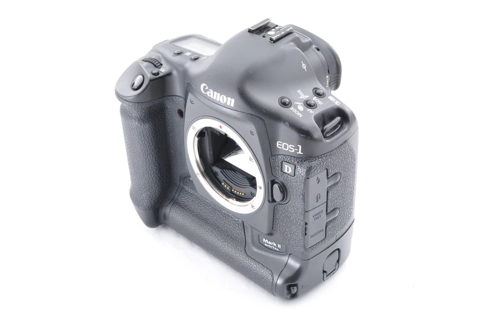 [NMINT] Canon EOS-1D Mark II + EF 28-80mm f/3.5-5.6 USM + EF 50mm f/1.8 II #0492 - Image 4 of 4