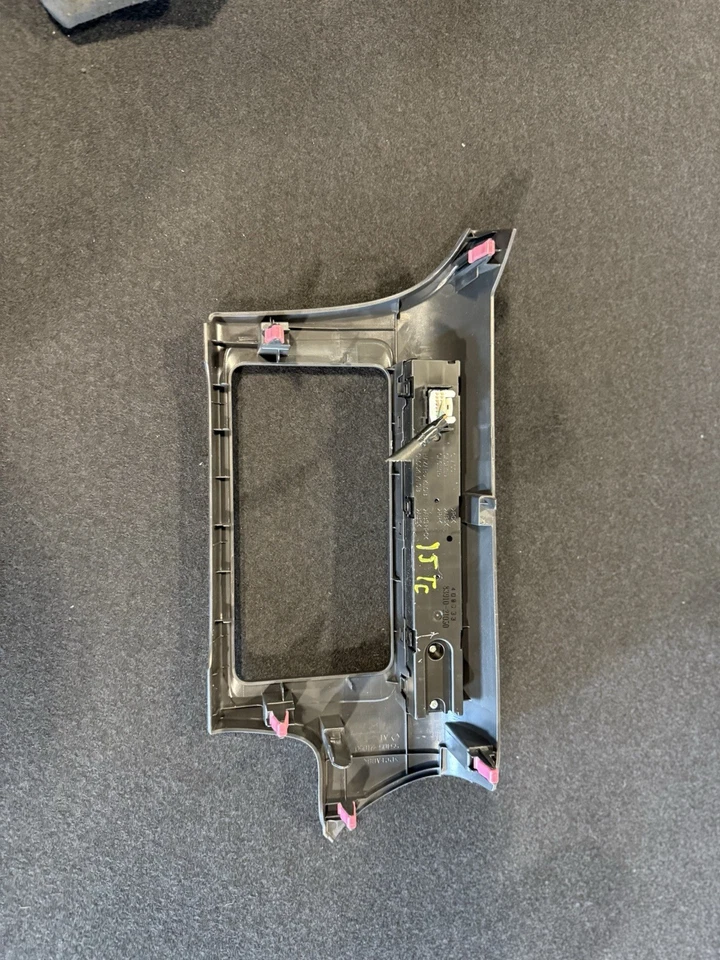 Radio de tablero Scion TC 2014-2016 bisel envolvente moldura OEM Foto 2 de 2