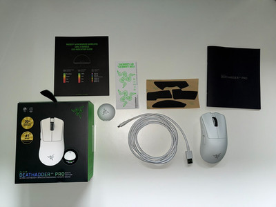 Razer Deathadder V4 Pro - Gaming Maus - Weiß