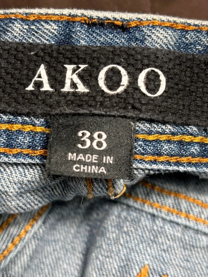Bermudas vaqueras marca Akoo para hombre talla 38 azul lavado claro denim destruido  Foto 3 de 4