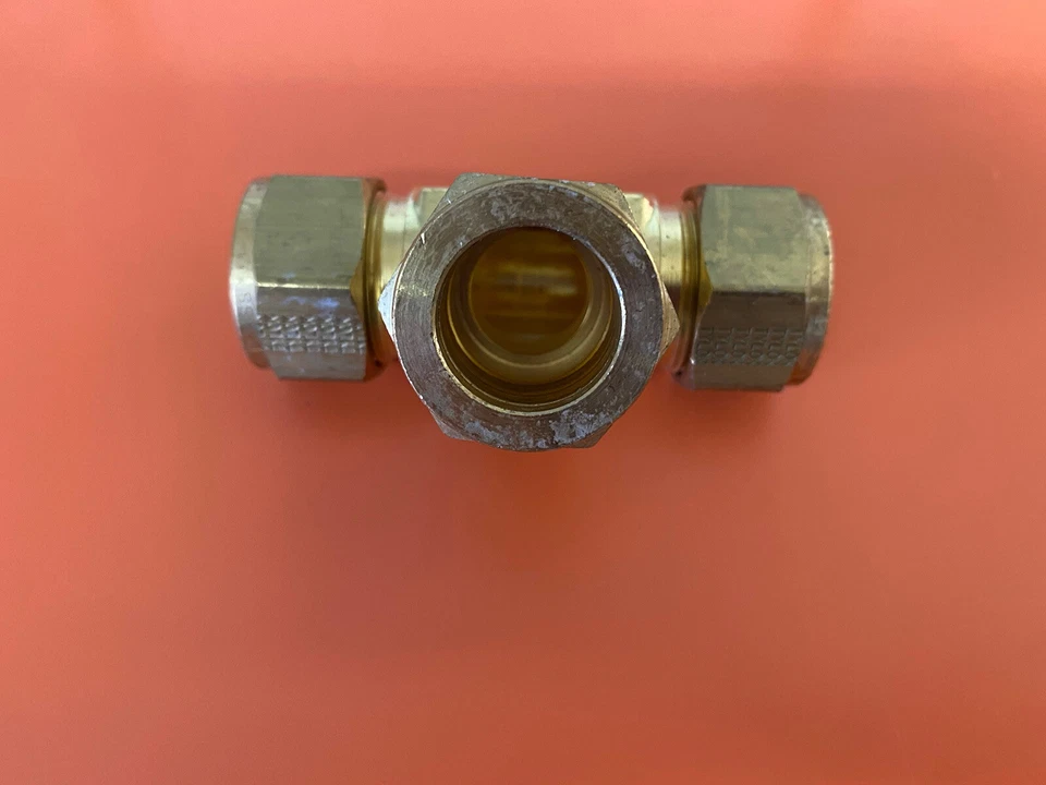 Tylok B-12-STTT-12 Single Ferrule Union TEE 3/4” Tube Brass Qty 10  - Image 3 of 4