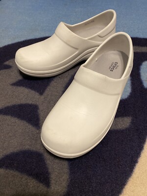 Crocs Dual Comfort Nurse Work Shoe Clog Mules Essential Workers White Women s 8