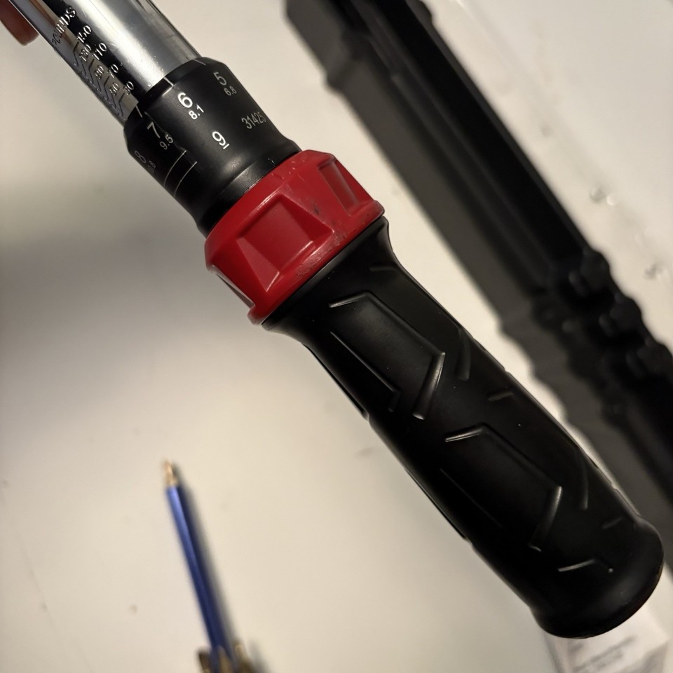 craftsman-931425-1-2-drive-microtork-torque-wrench-20-150-feet-pounds