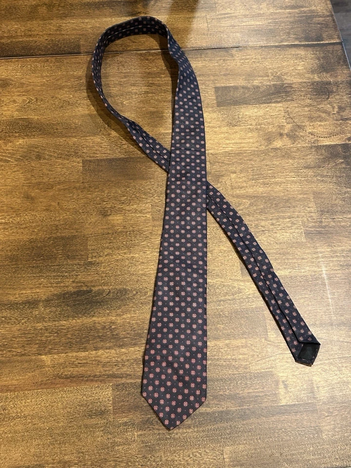 Austin Reed 100% Silk Tie Necktie Navy w/Purple Polka Dots 3.5"x58" - Image 3 of 3