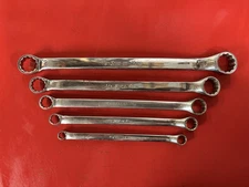 Snap-On USA 5 Piece 12-Point SAE Flank Drive 10° Offset Box Wrench Set XB605A