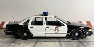 Rare 1/18 UT 1996 LAPD Chevrolet Caprice Minor Blemishes Original Owner *READ*