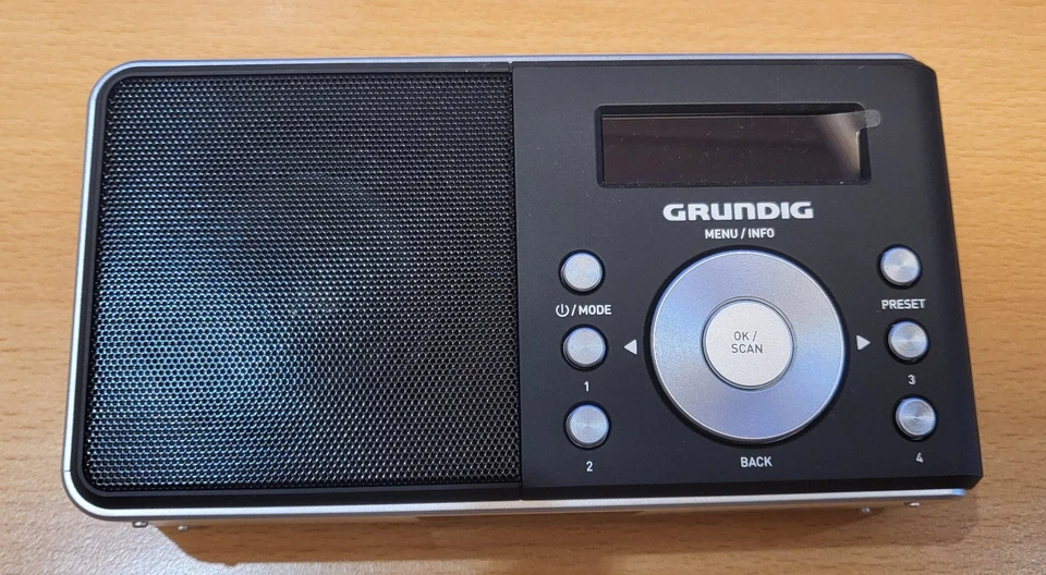 Grundig Music 6000 DAB+ Radio / Akku /