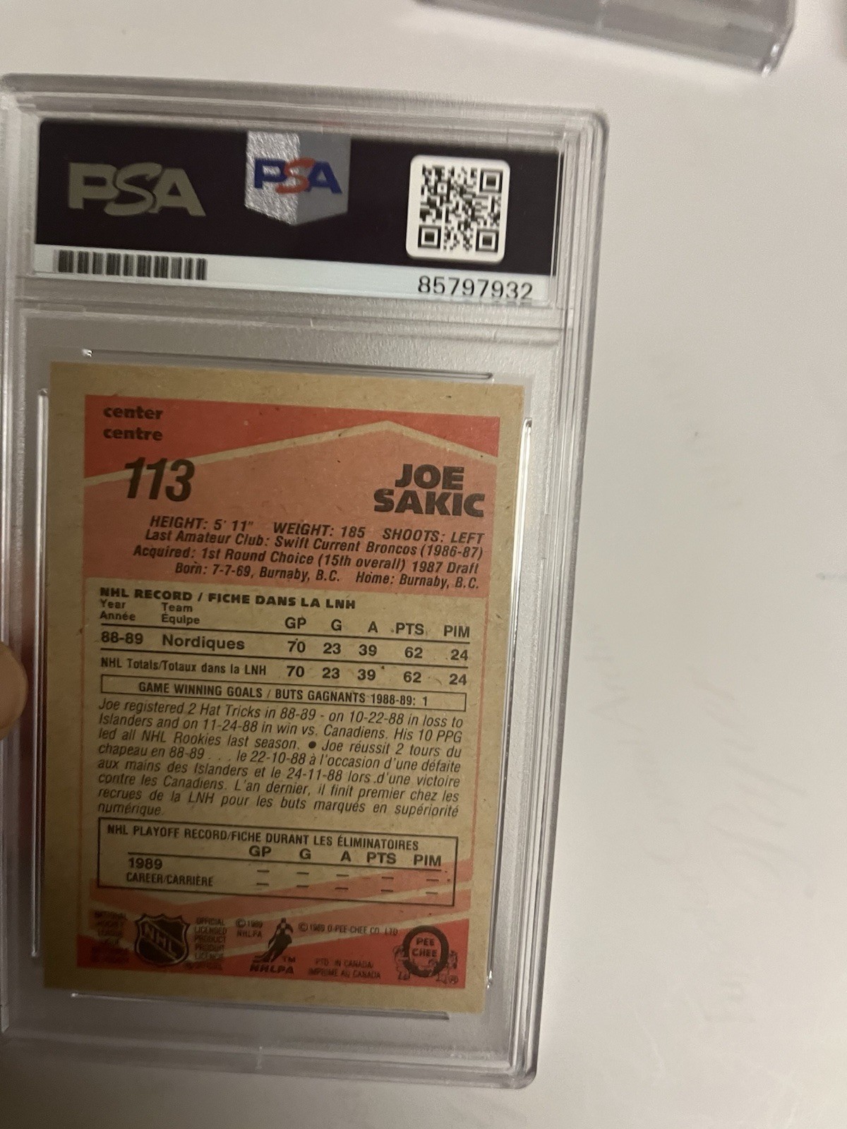 Autographed Joe Sakic 1989-90 O-Pee-Chee RC PSA 10 Auto Grade Signed Hockey view 4