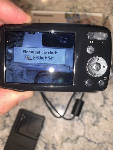 Panasonic Lumix DMC-S1 12.1 MP Digital Camera Tested Working Box Charger NO SD - Picture 4 of 7
