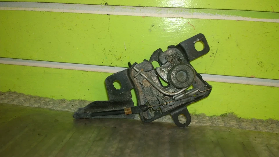 92 93 94 95 96 97 SUBARU SVX LS-L CUPÉ 3,3 L EN PESTILLO CAPÓ 1300-28 Foto 2 de 2