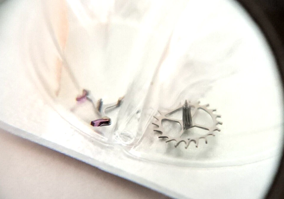 Original Rolex 3135 421 Pallet Fork & 3135 410 Escape Wheel 3130-410, 3130-421 - Image 3 of 4