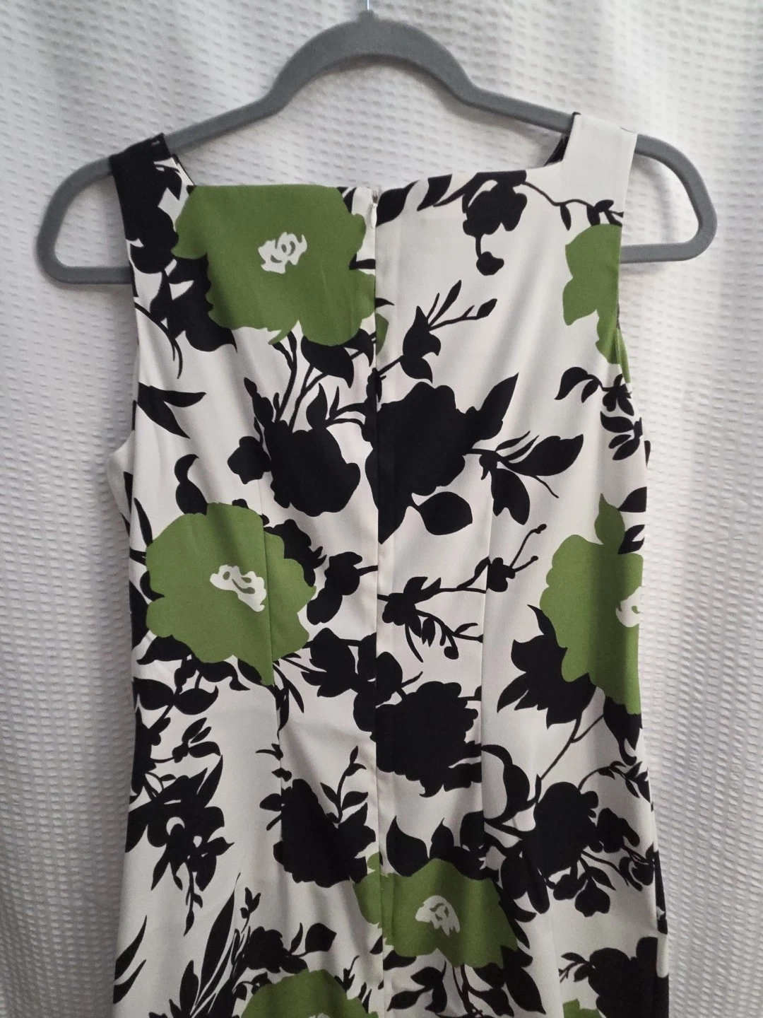 Abito tubino Alyx senza maniche stampa floreale nero bianco verde donna 8 carriere