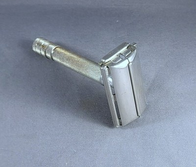 Gillette Super Speed Razor - TTO - X-4 - 1952 Model - CLEAN