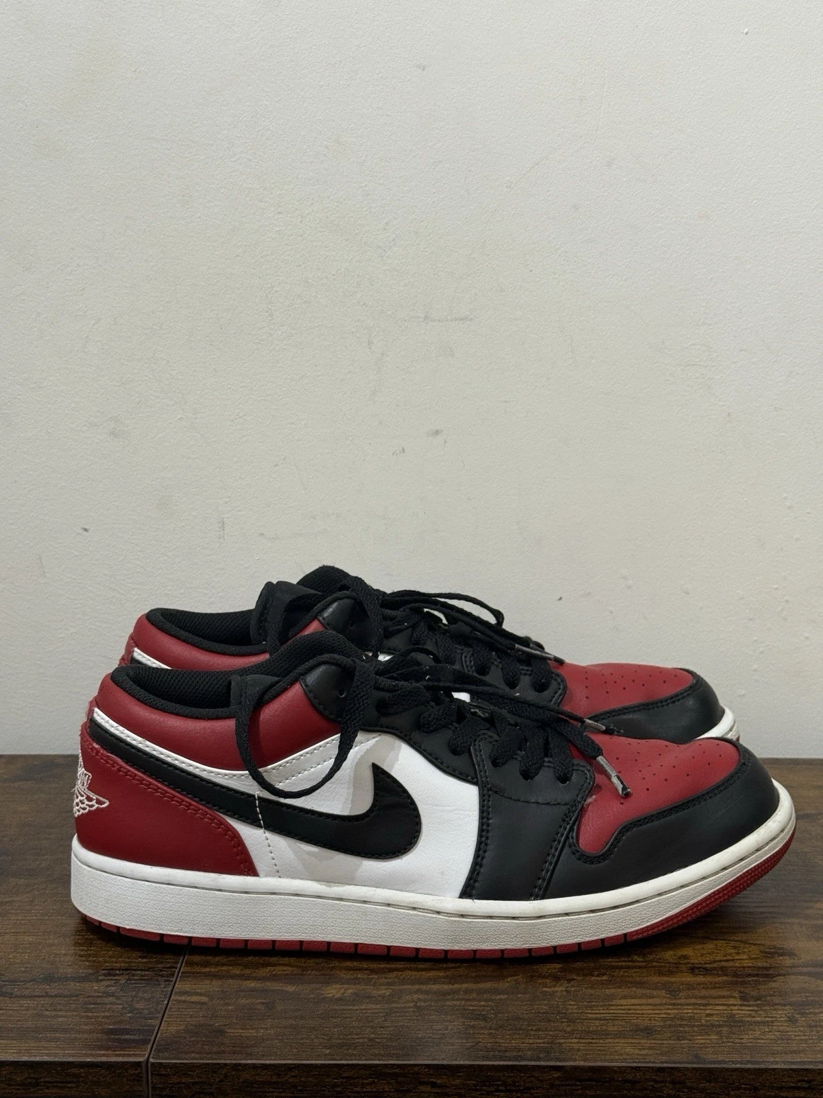Nike Air Jordan 1 Low Bred Toe (GS) 553560 612 in rosso bianco nero UK 10 EU 45