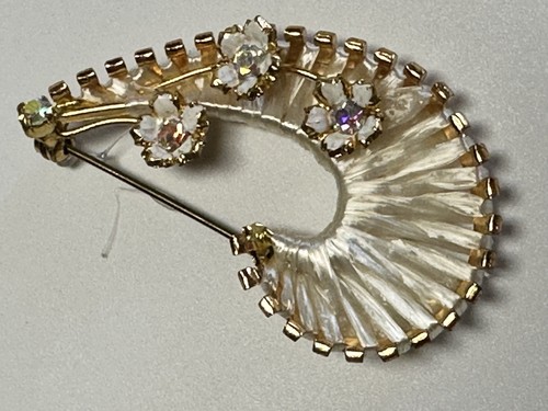 Vintage Raffia Thread Wrapped Brooch Pin Floral Gold Tone AB