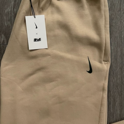 Nike x Billie Eilish Fleece Pants DQ7752-202 Mushroom/ Sequoia NWT