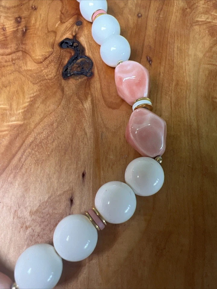 Vintage Japanese White and Pink Beaded Necklace Ceramic Rose Pendant EUC Lovely! - Image 3 of 4