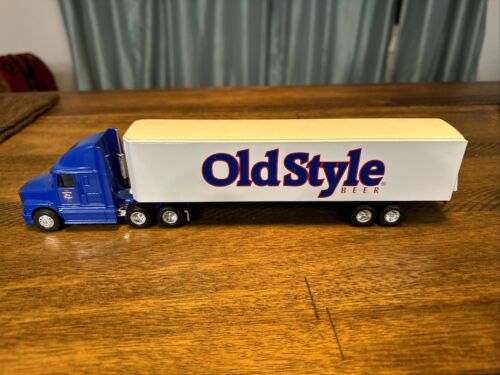 ERTL Heileman’s Old Style Beer Tractor Trailer Toy Truck - Picture 1 of 7
