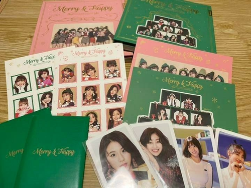 Twice Merry Happy Official Cd Set Korea Ver Photocard Nayeon Jihyo Momo Etc Ebay Twice Merry Happy Official Cd Set Korea Ver Photocard Nayeon Jihyo Momo Etc Ebay