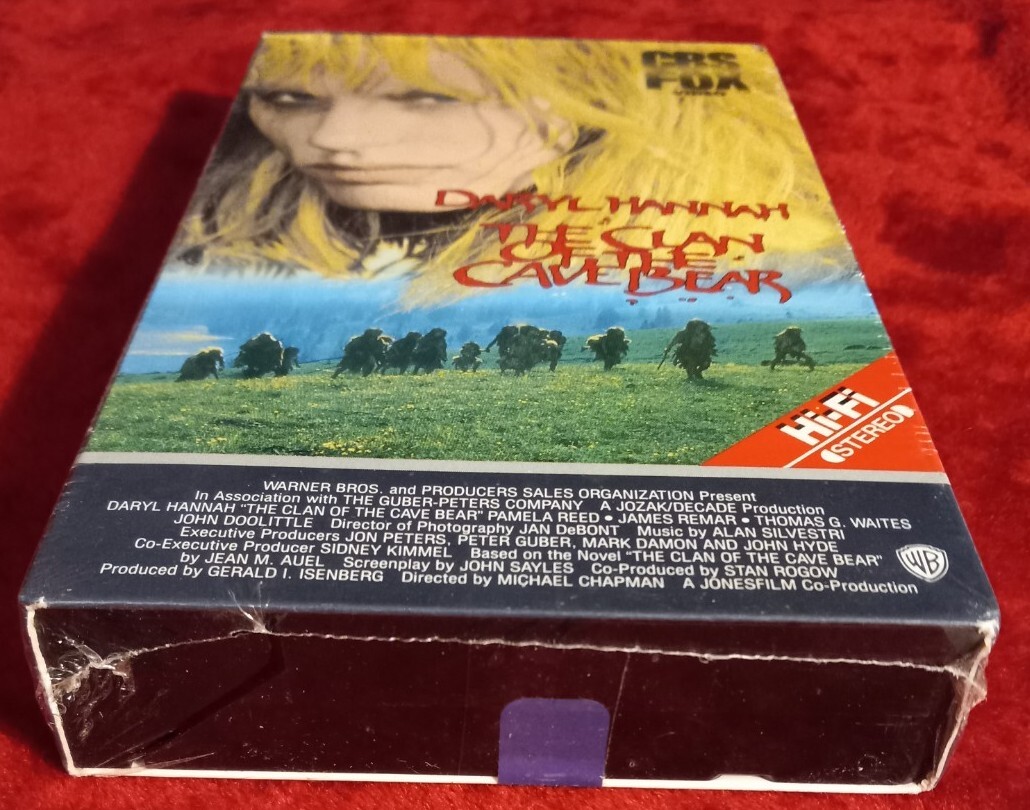 Clan of the Cave Bear [VHS](中古品) The Clan Of The Cave Bear (VHS, 1986) New Sealed - 2 Scuffed