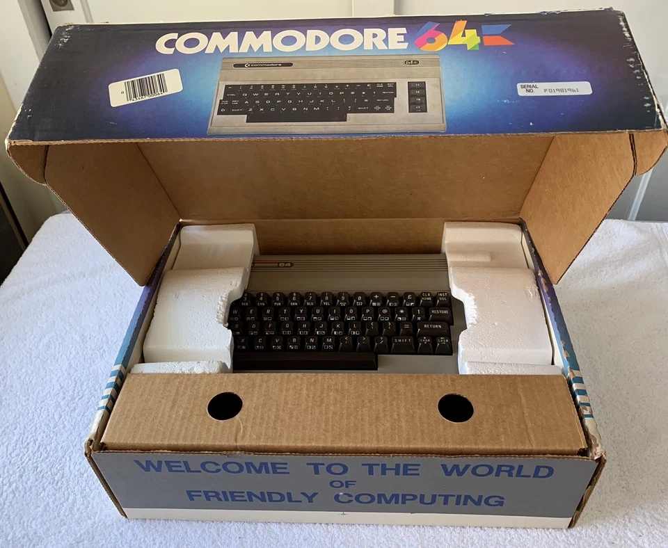 COMMODORE 64 KEYBOARD WITH ORIGINAL BOX & POWER CORD & USER GUIDE - MANUALS ETC - Image 3 of 4