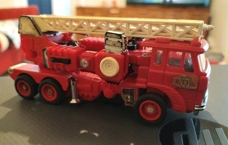 Transformers G1 INFERNO FIRE ENGINE AUTOBOT TARGETMASTER 1985 Free UK PP VINTAGE - Image 2 of 4