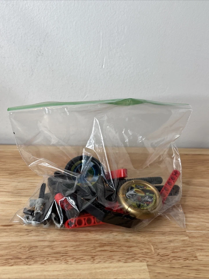 LEGO TECHNIC ThrowBots Slizer : Millennium (8520) Complete W Manual - Image 4 of 4