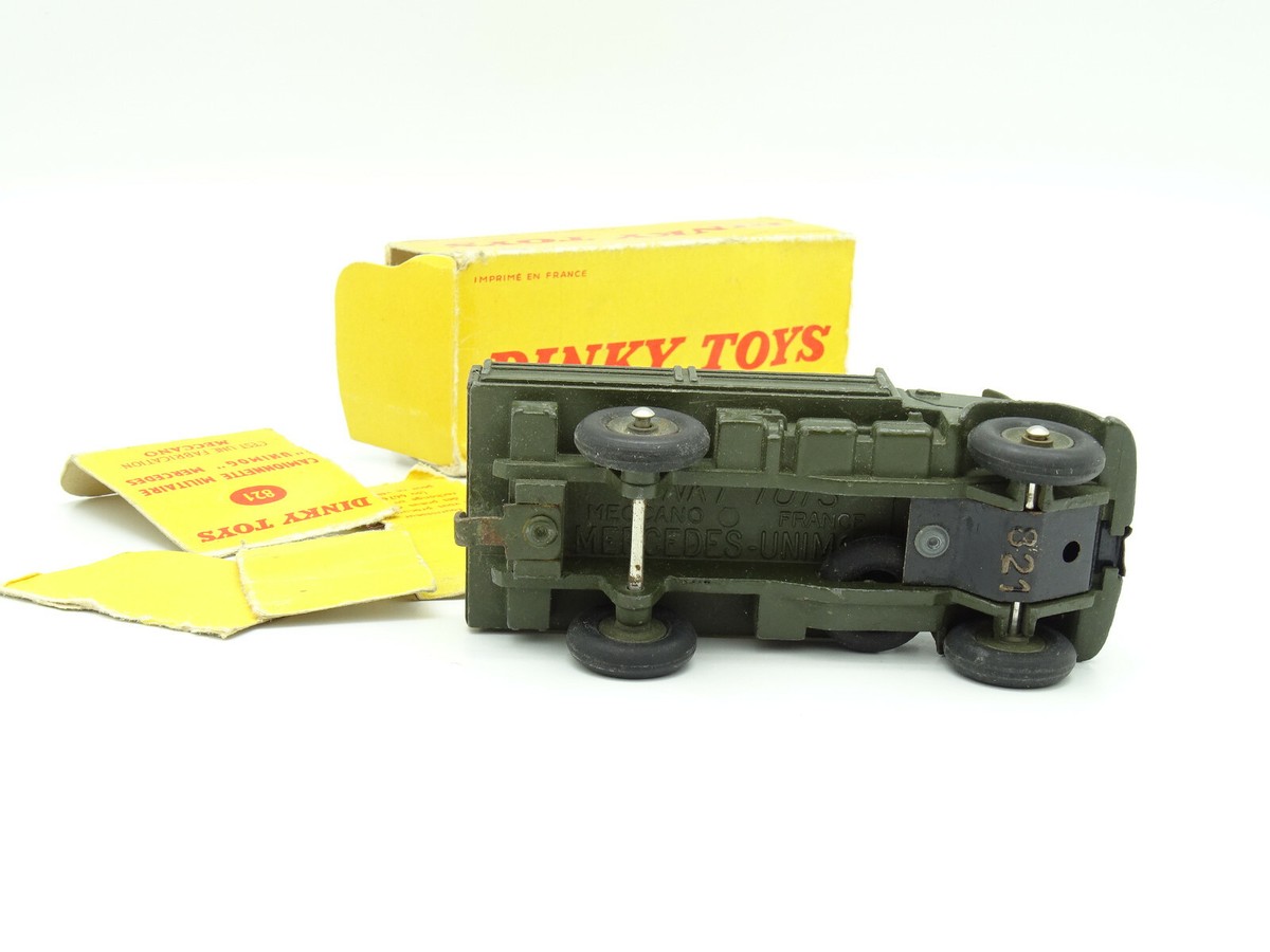DINKY TOYS 821 Camionnette militaire MERCEDES UNIMOG - avec boîte d'origine