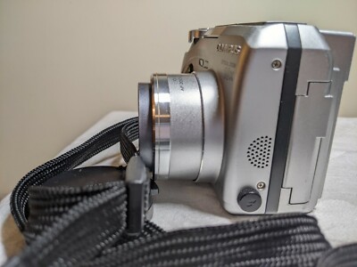Olympus CAMEDIA C-730 Ultra Zoom 3.2MP Digital Camera - Metallic