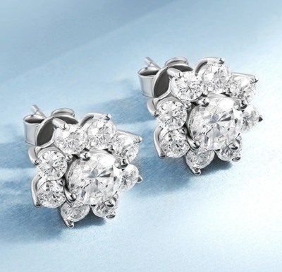 GRA Certified VVS1 D Color 2.8CT Full Moissanite Flower Stud Earring for Women