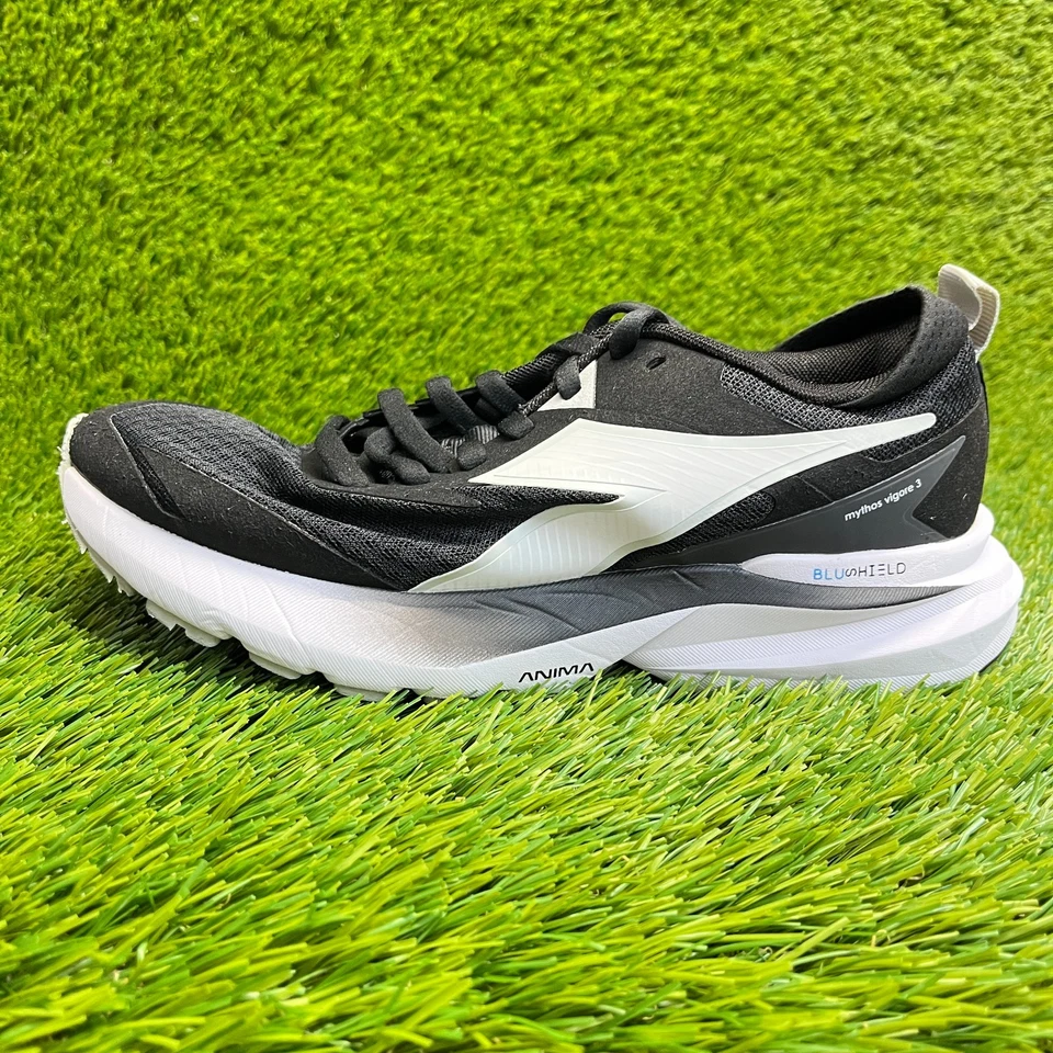 Diadora Mythos Vigore 3 Womens Size 8 Black White Running Walking Shoes Sneakers - Image 3 of 4