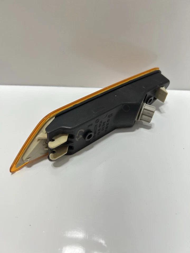 Оригинальный указатель поворота на передний бампер для Mercedes W221 S550 S450 2007-2009 годов выпуска с правой стороны - Изображение 4 из 4