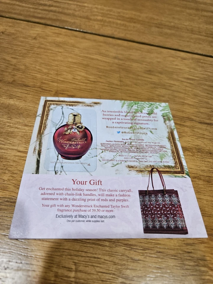 Probador de perfume de fragancia encantada Taylor Swift MACYs 2012 Foto 3 de 4