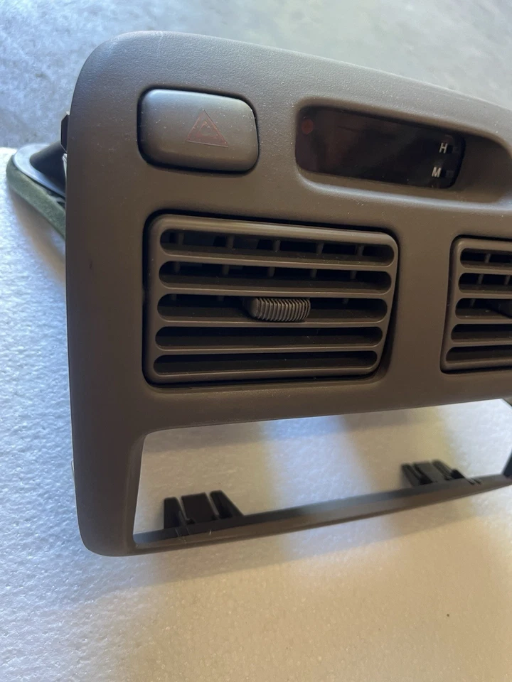 1998 1999 2000 2001 年 2002 年丰田科罗拉中心 DASH 交流加热器通风口 55405-02060 — 第 2/4 张图片