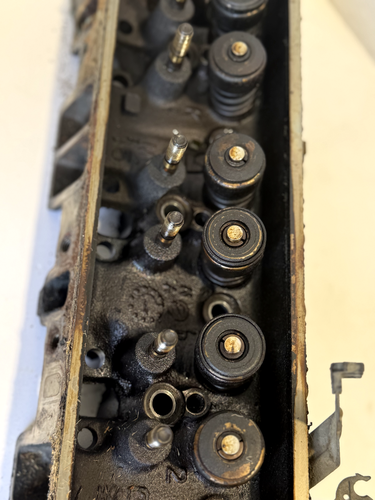 1991 GMC C1500 305 ENGINE TBI CYLINDER HEAD USED FOR REFURBISH OEM - Picture 10 of 17