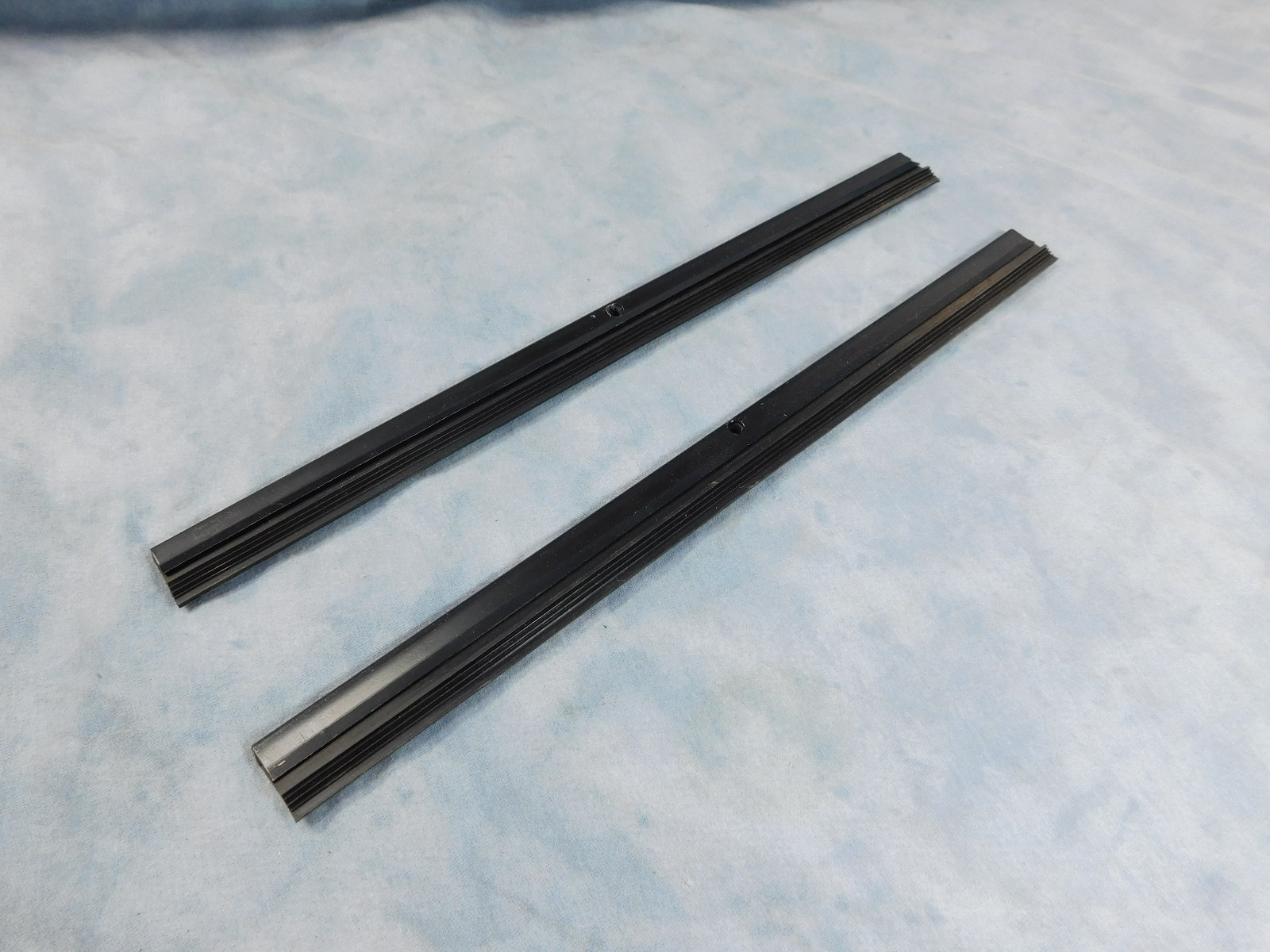 M998 HMMWV PAIR OF WINDSHIELD WIPER BLADES 2540-01-199-7778