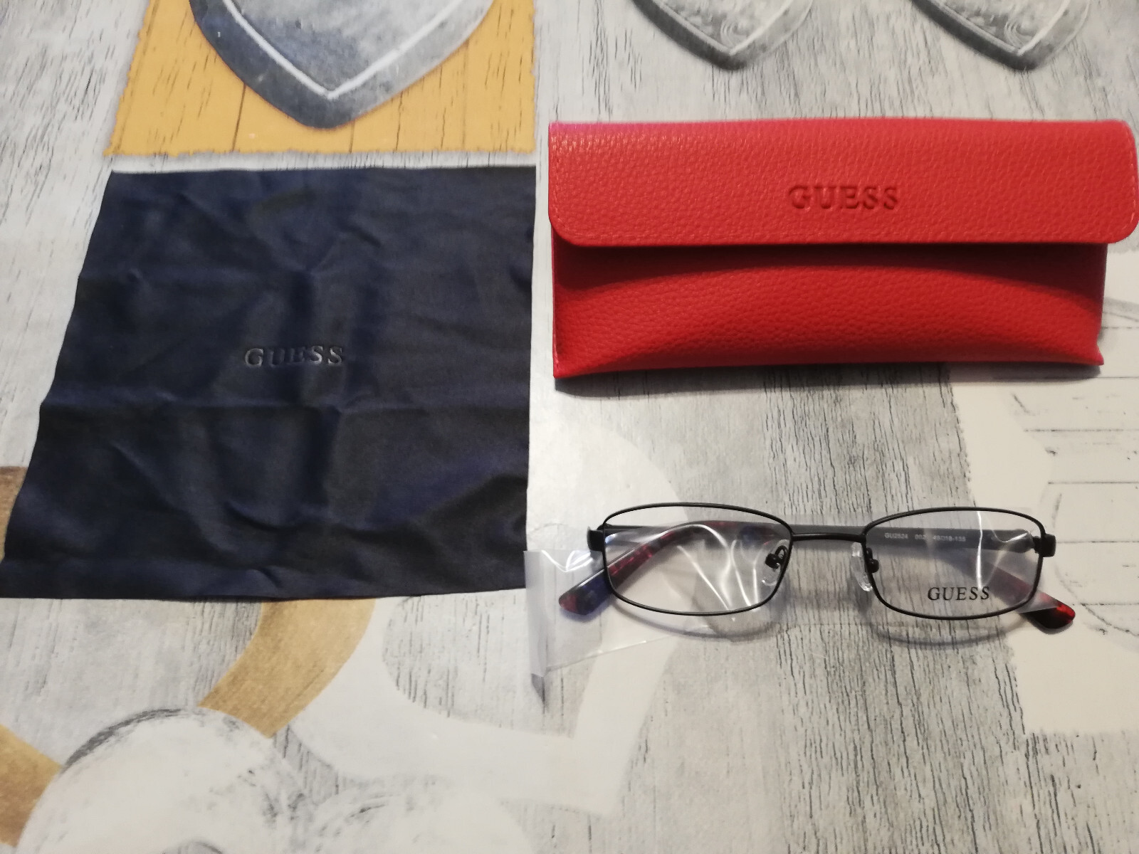 Lunettes de lecture légères pour écran et livre au salon ou au bureau