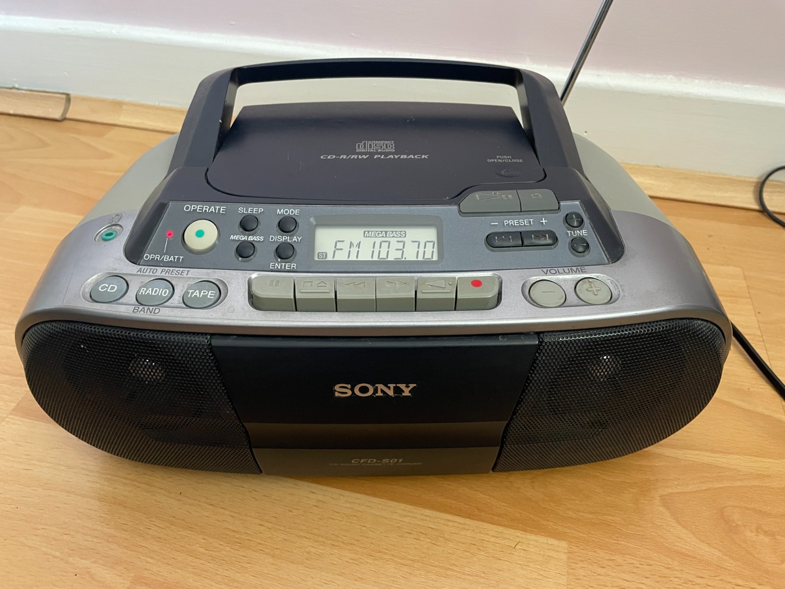 Sony CFD-S05 Radio Boombox Working