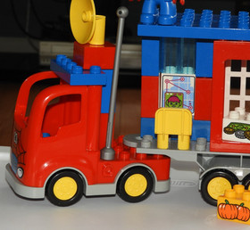 Lego Duplo Spiderman Truck Adventure Set 10608 DC Marvel Missing Goblin Figure