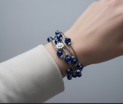 silber- und blaufarbenes Damenarmband, Geschenk für Sie.