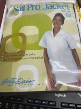 Betty Dain Nail Pro MEDIUM spa Jacket 891-BLK | Black