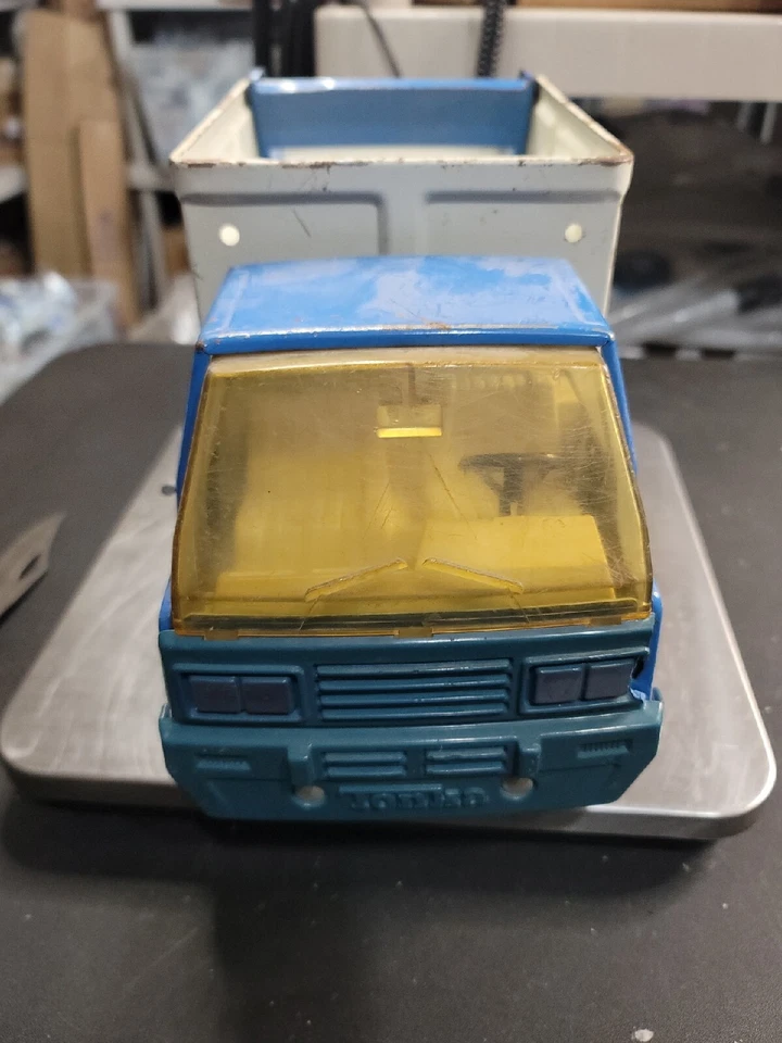 Tonka Garbage Truck Rear Loader #10322 Pressed Steel Made In USA View Pictures  - Image 3 of 4