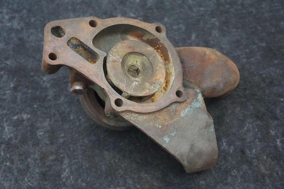 Bomba de agua de refrigerante del motor OEM 8EL-8505-B Lincoln Cosmopolitan 1949-1954 Foto 4 de 4