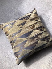 Coppia Cuscini In Ottime Condizioni