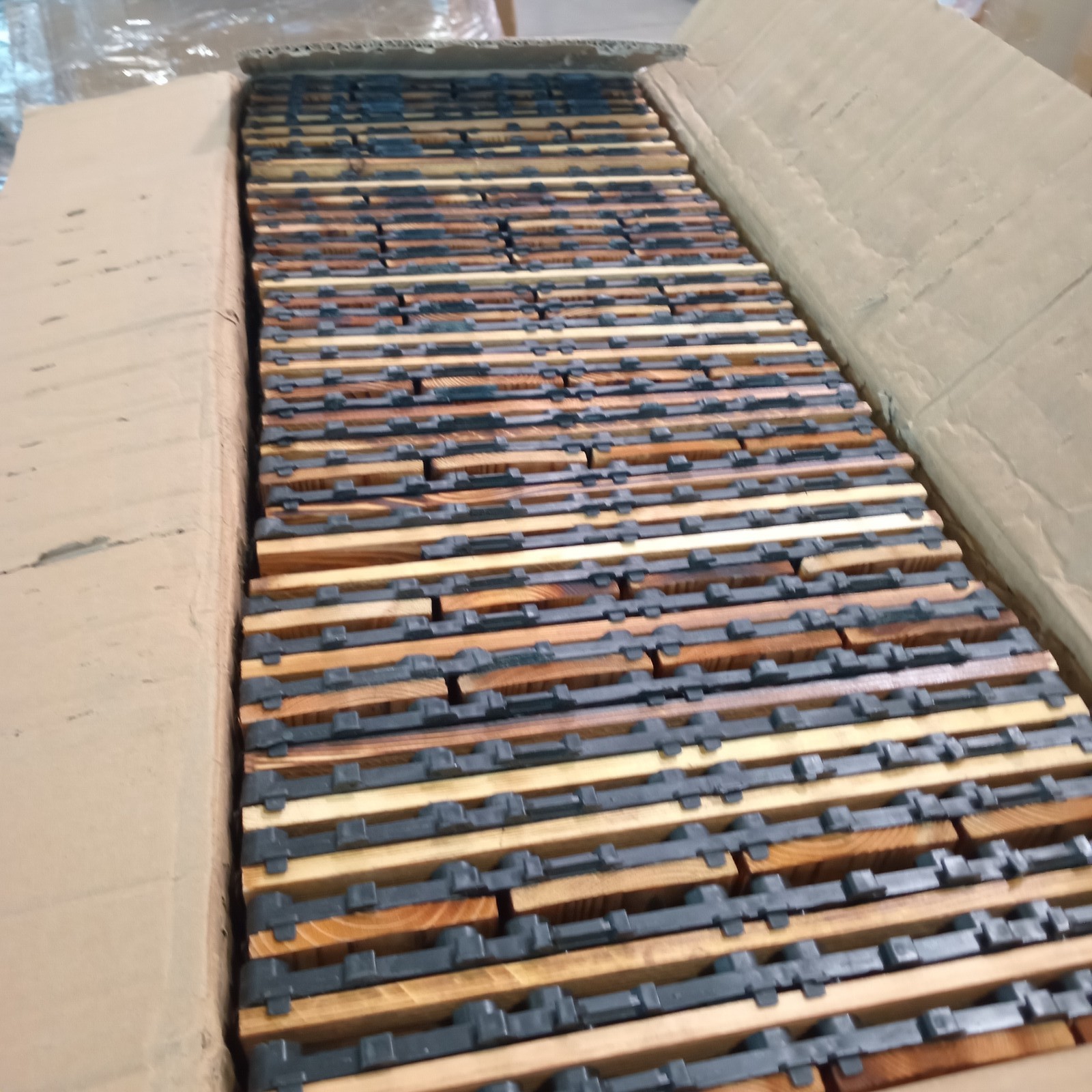 Used Hardwood Interlocking Patio Deck Tiles DIY 12x12 36Pcs Wood Flooring