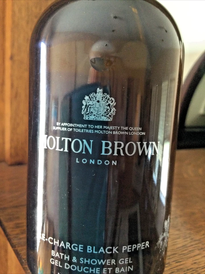 Gel de baño y ducha Molton Brown Re-Charge pimienta negra 10 fl oz 300 ml Inglaterra Foto 3 de 4