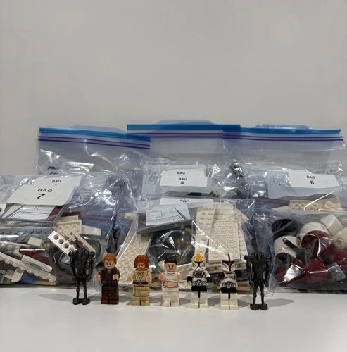 LEGO Star Wars: Republic Gunship (75021) 99.9% Complete Missing Some Stickers